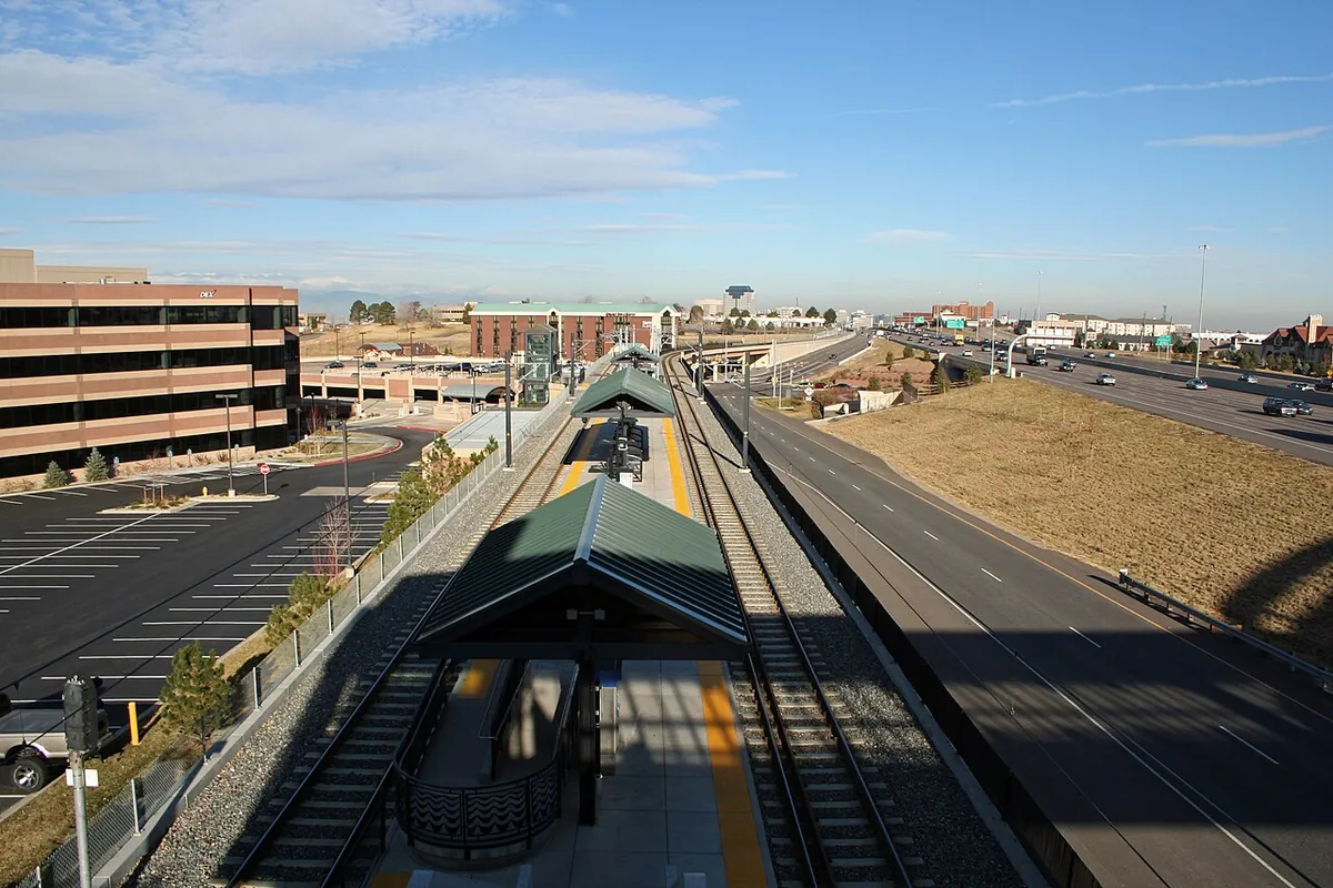 Dry Creek light rail station, Centennial